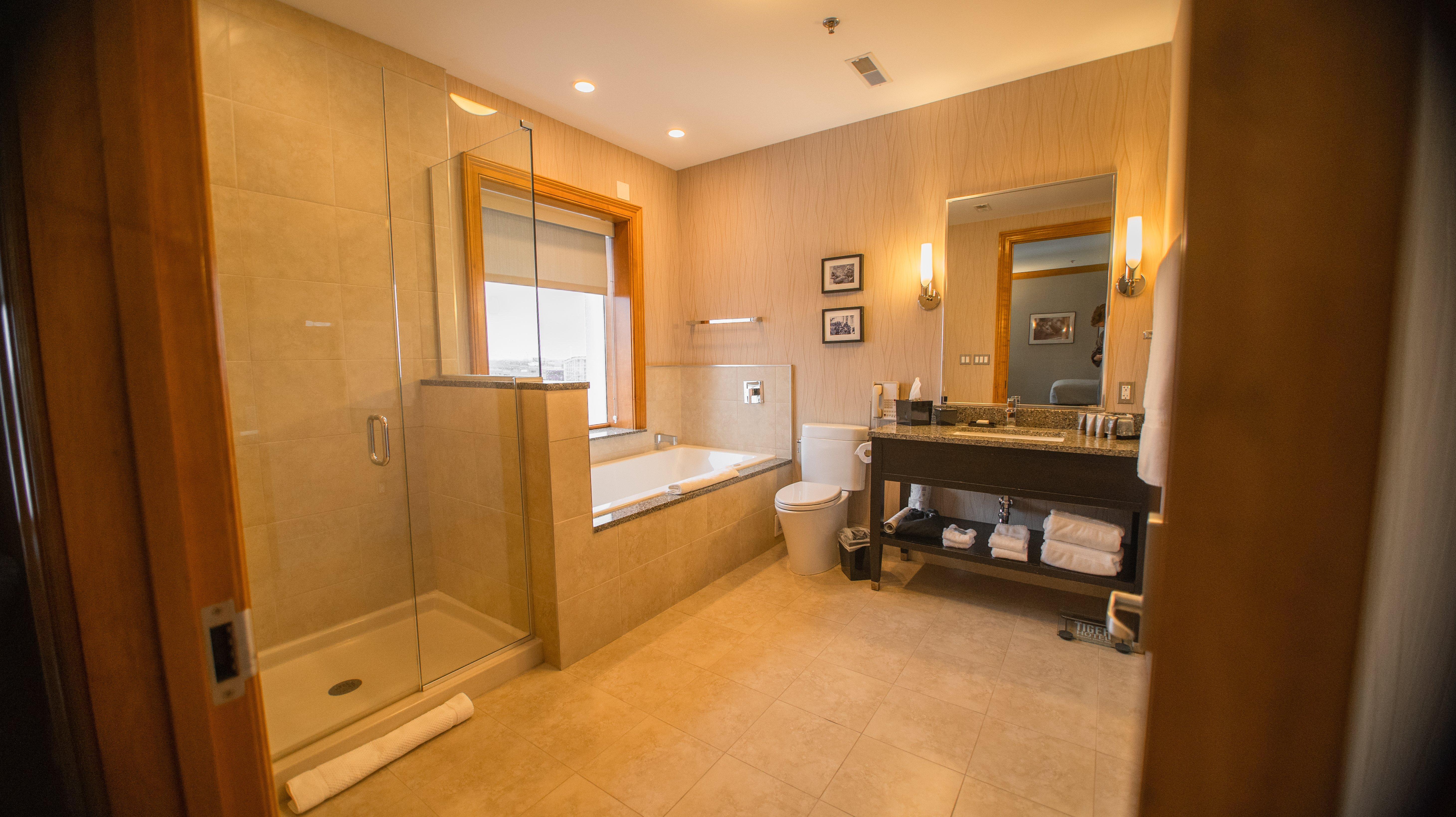 Voco The Tiger Hotel, Columbia, Mo By Ihg Ngoại thất bức ảnh